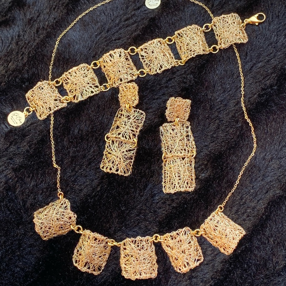 Gold plated hand embroidery set